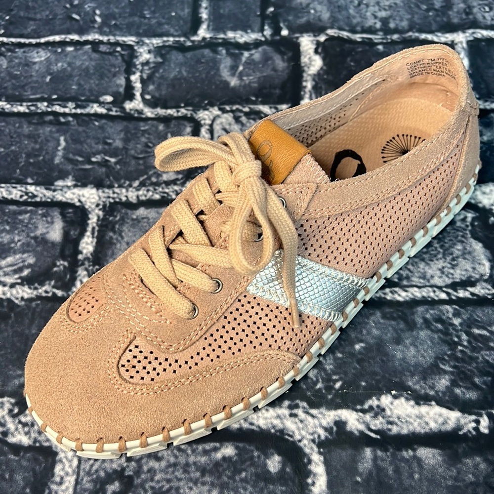 Otbt brand suede and leather sneaker style casual shoe